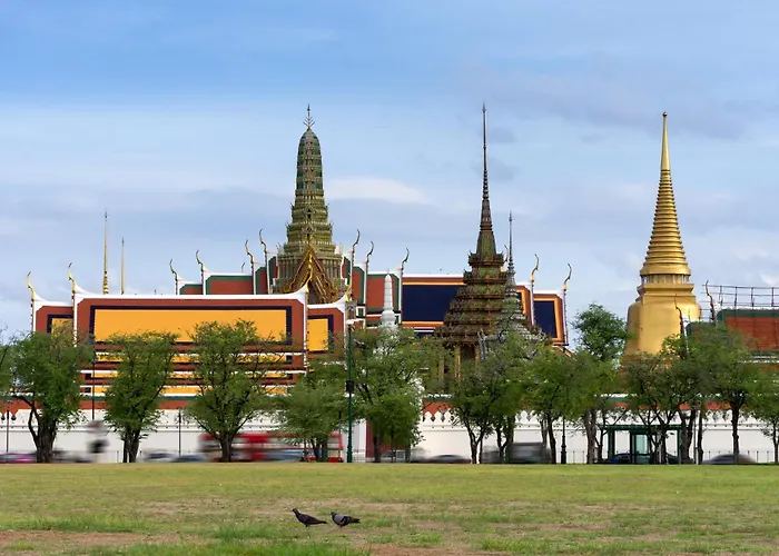 Mitr Inn Mrt Samyot Station - The Grand Palace